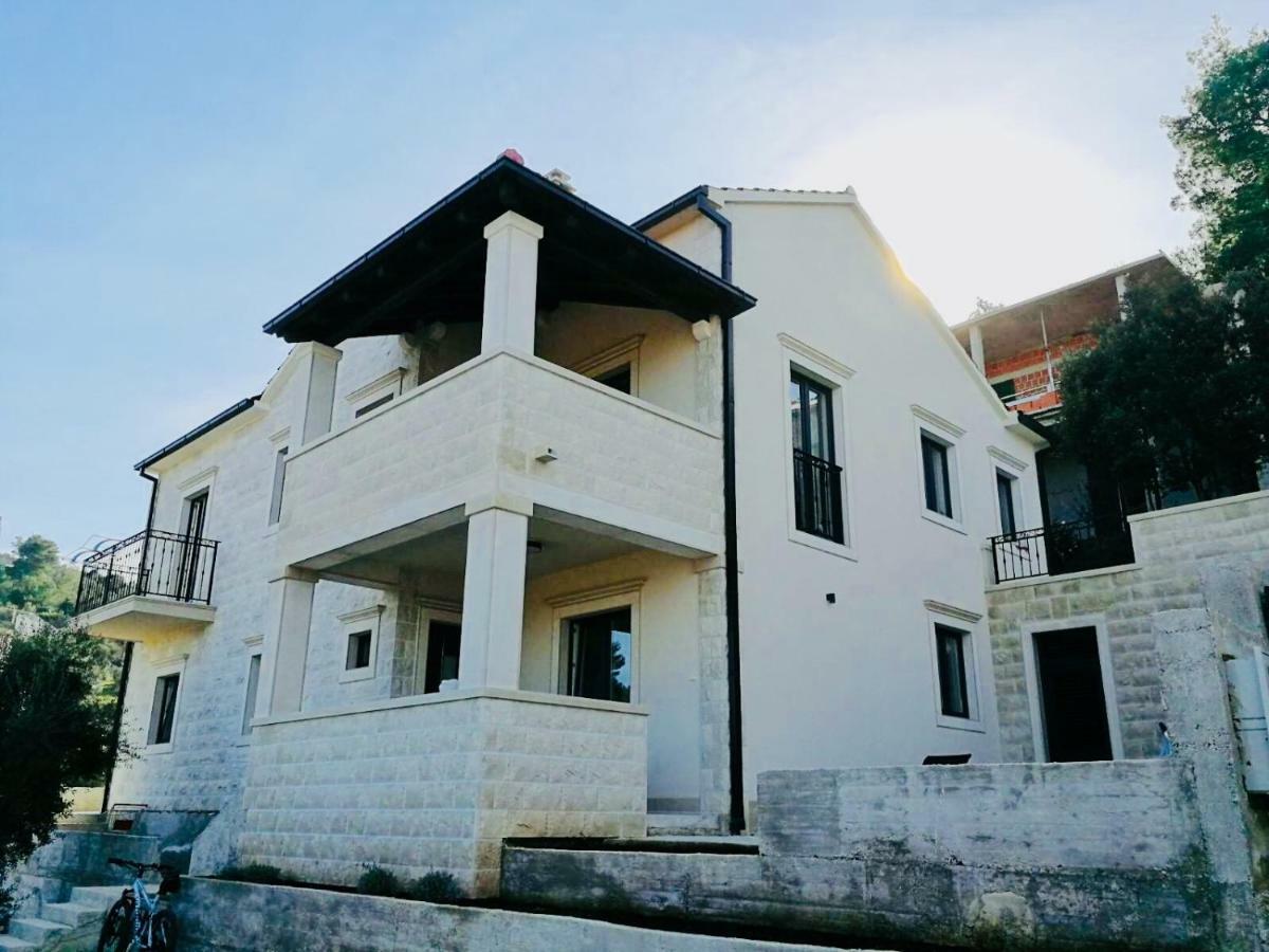 Apartmani Marijana Postira Bagian luar foto